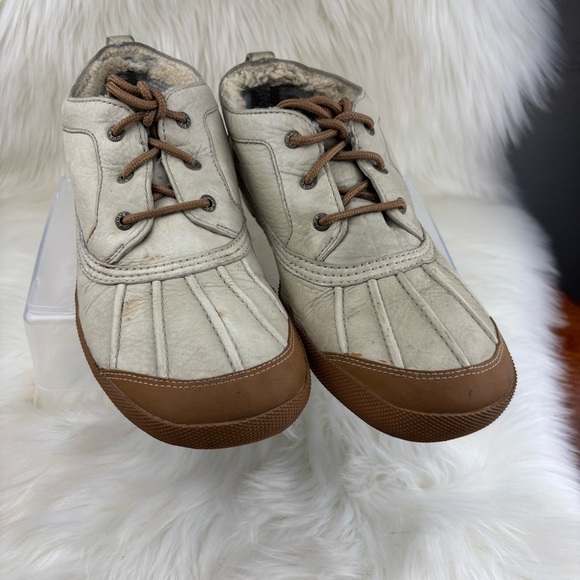 UGG Cream and Brown Lace-Up Duck Boots size 10.5 - Picture 1 of 11